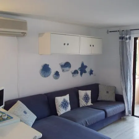 Centro Servizi Marinella Holiday home *